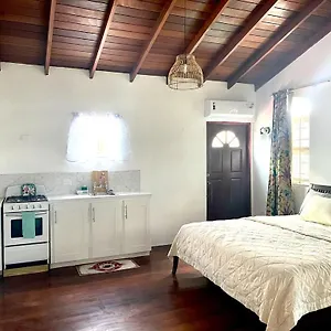 https://dover-beach-townhouse.comcaribbean.com